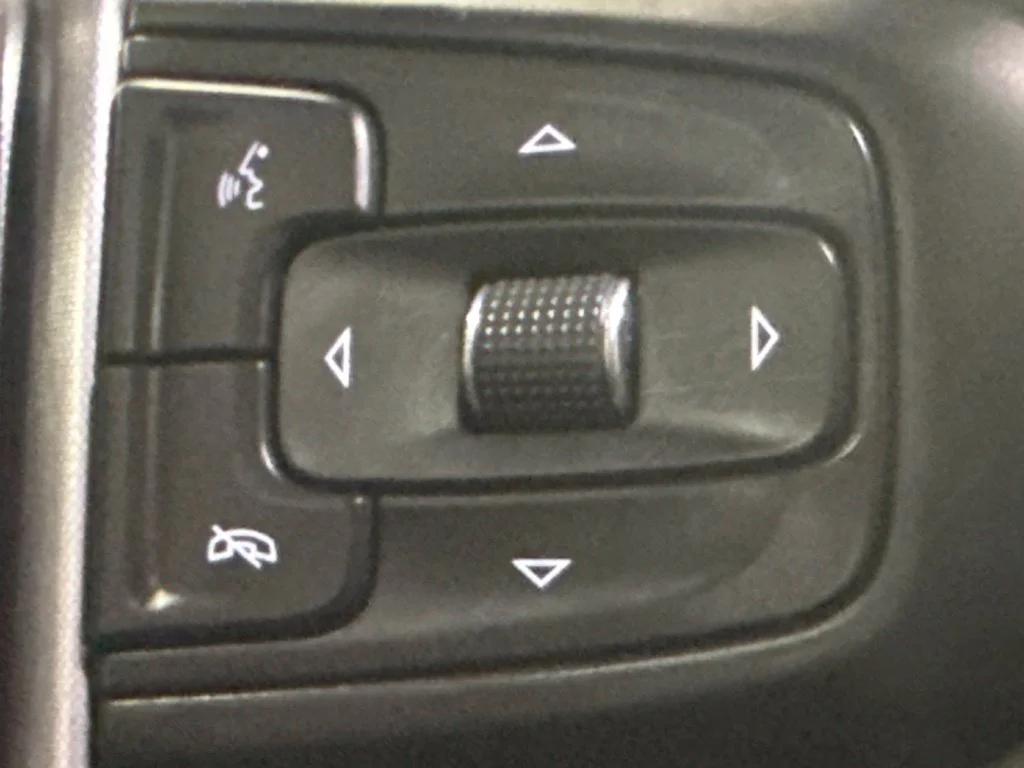 Used 2022 Summit White GMC SLT image 18