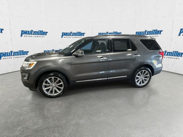 Used 2017 Gray Ford Limited image 6