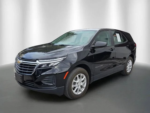 2023 Chevrolet Equinox LS - Photo 2