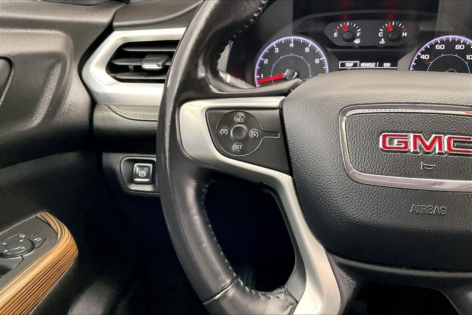 Used 2019 Iridium Metallic GMC SLE image 20