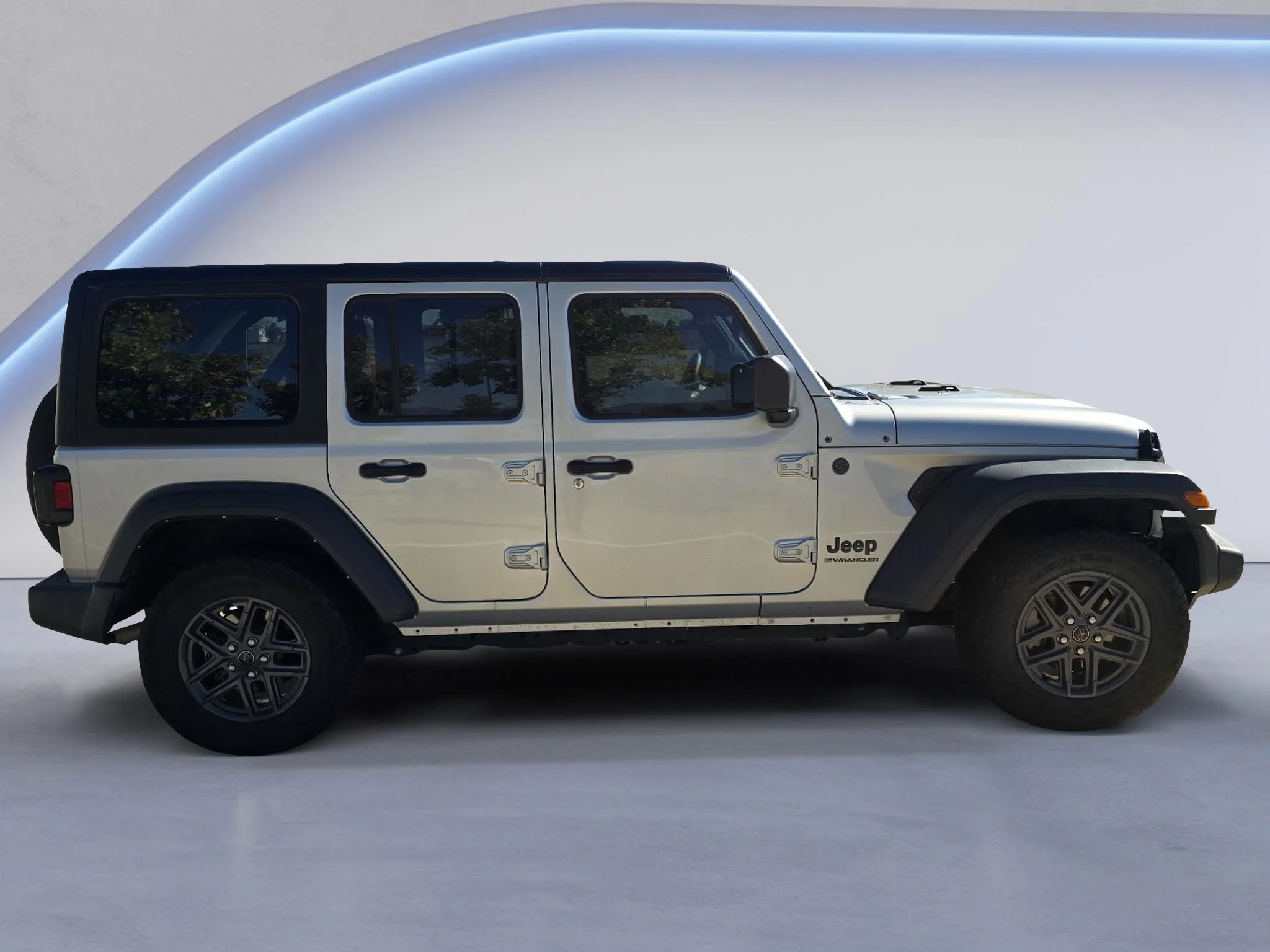 Used 2024 Silver Zynith Clearcoat Jeep Sport S image 7