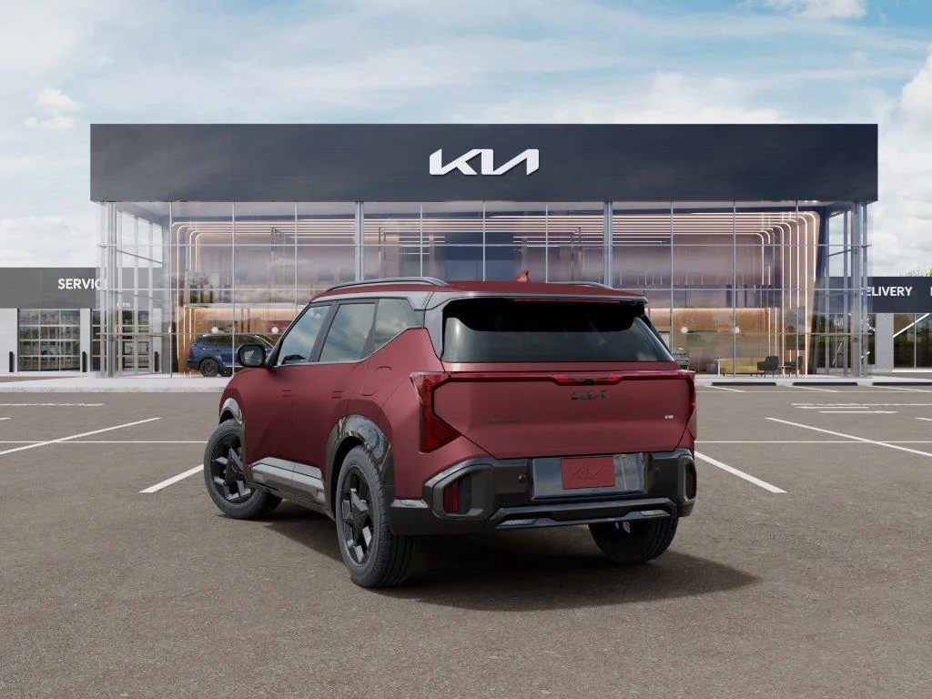 New 2027 Magma Red Matte Kia X-Line S image 4