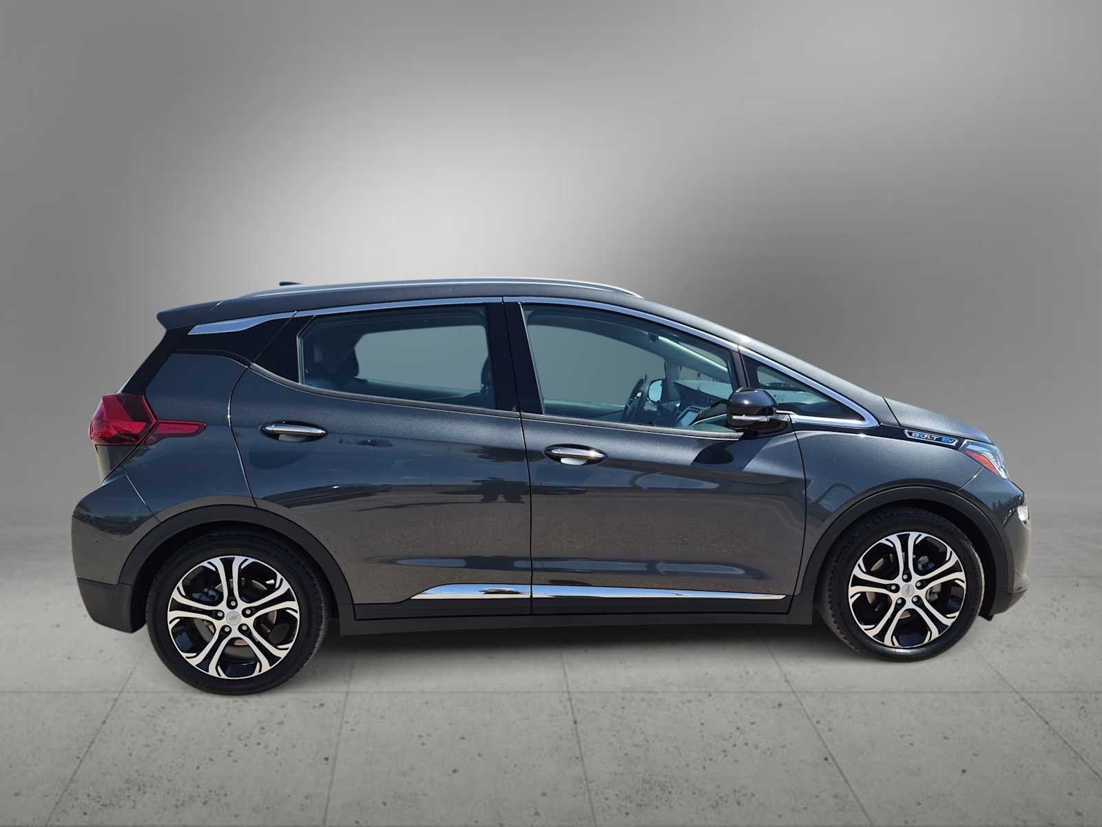 Used 2020 Nightfall Gray Metallic Chevrolet Premier image 9