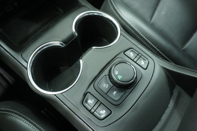 Used 2024 WHITE GMC SLT image 37