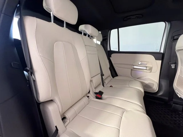 Used 2022 White Mercedes-Benz GLB 250 image 50