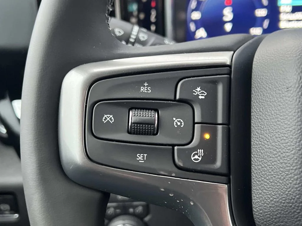 New 2026 Summit White Chevrolet LT (2FL) image 20