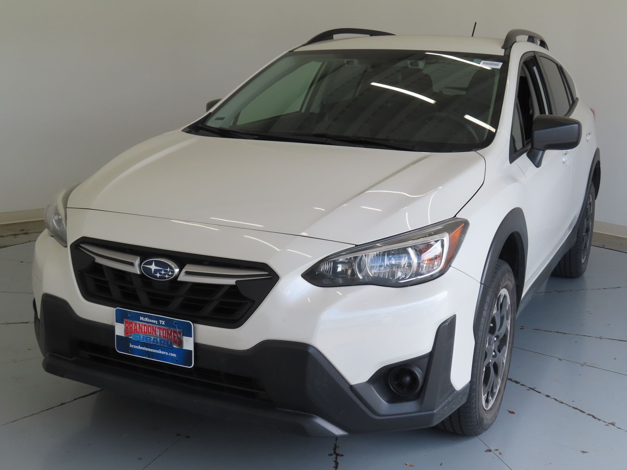 Used 2021 White Subaru Base image 8