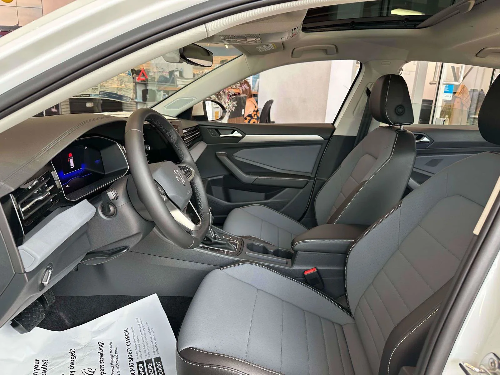 2025 Volkswagen Jetta SE - Photo 16