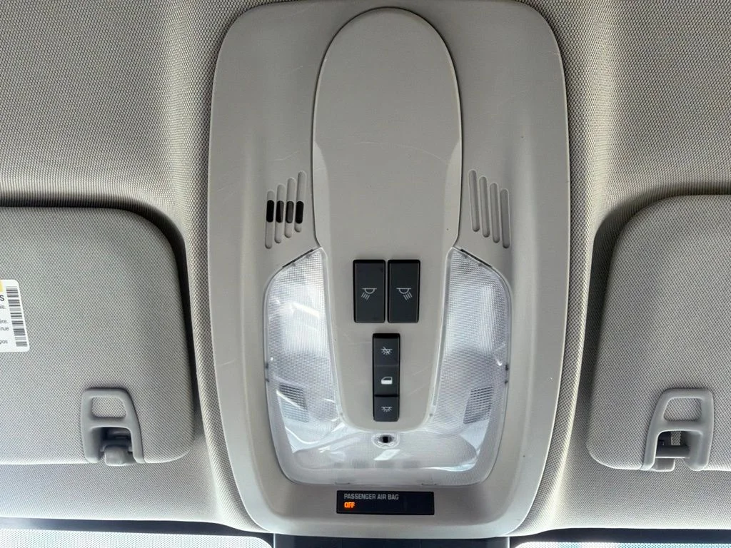 Used 2014 Silver Topaz Metallic Chevrolet LT image 28
