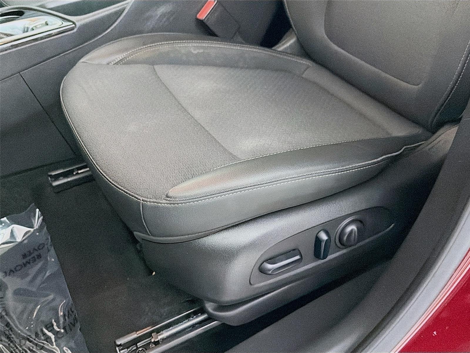 Used 2023 Cinnabar Metallic Buick Select image 20