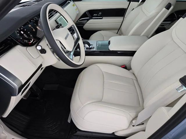 New 2026 Ionian Silver in Gloss finish Land Rover SE image 10