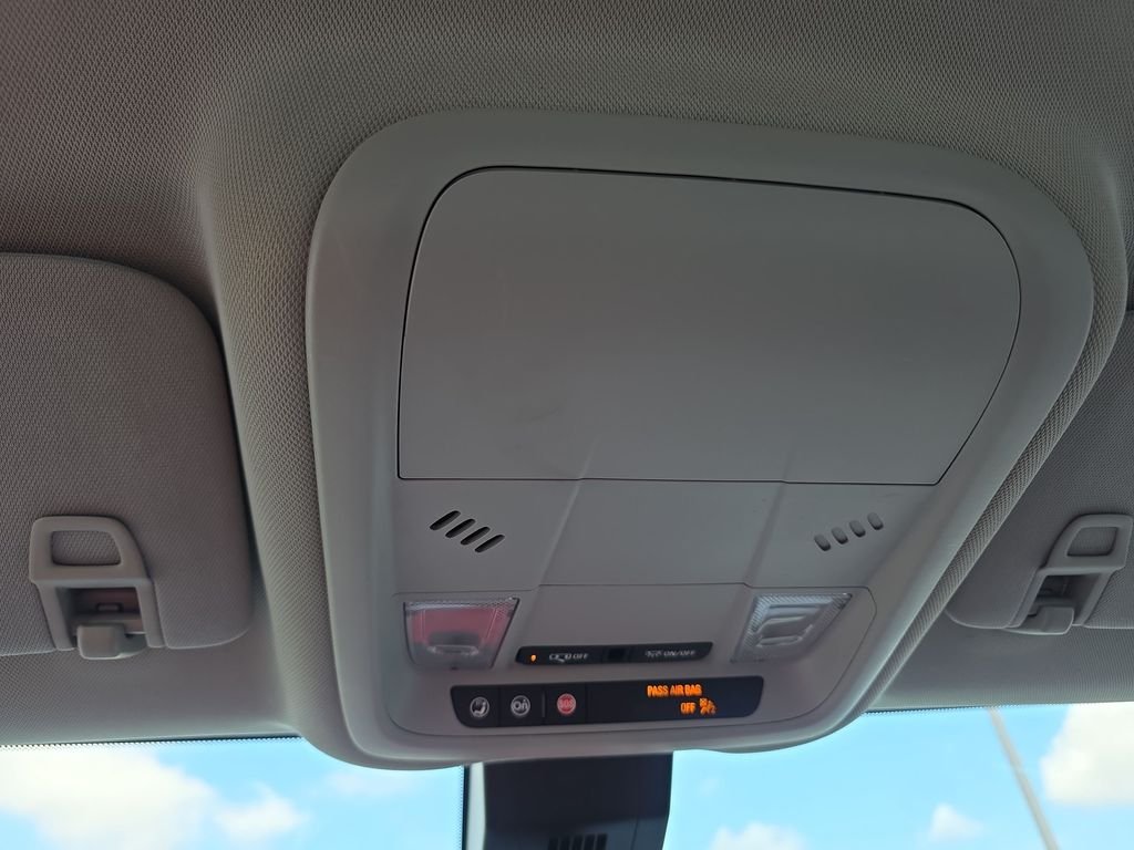 Used 2022 Gray Chevrolet LS image 21
