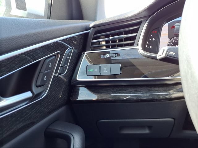 Used 2019  Audi Premium Plus image 13