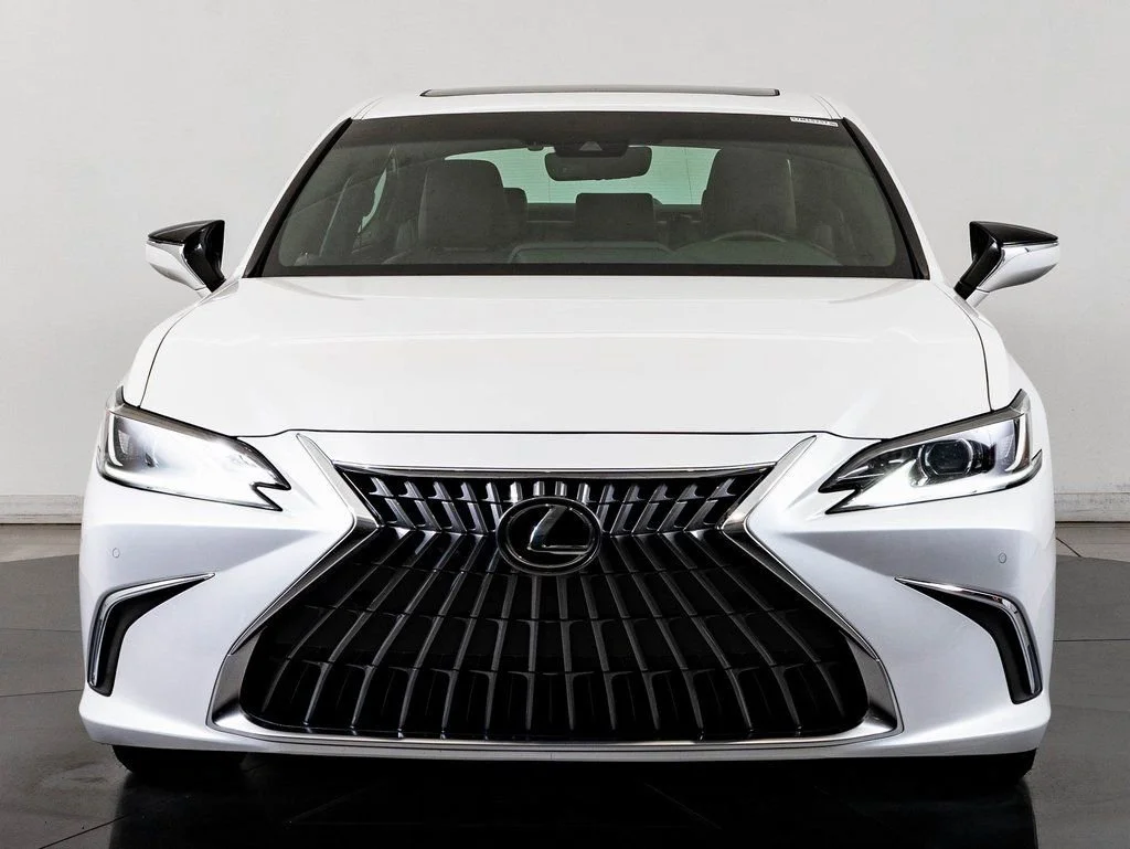 2023 Lexus ES 350 350's photo