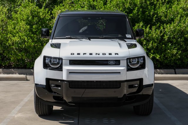 New 2026 Fuji White Land Rover X-Dynamic SE image 7