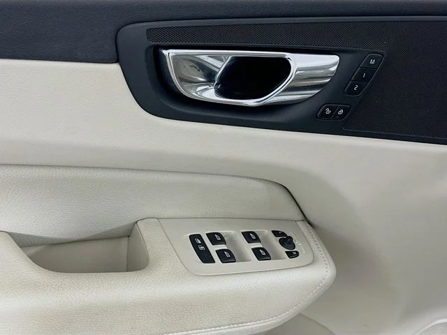 Certified Pre-Owned 2020 Volvo XC60 T5 Momentum