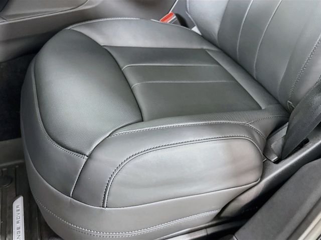 New 2026 Carpathian Grey Land Rover Dynamic SE image 22