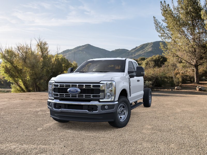 New 2026 Oxford White Ford F-350® XL image 24