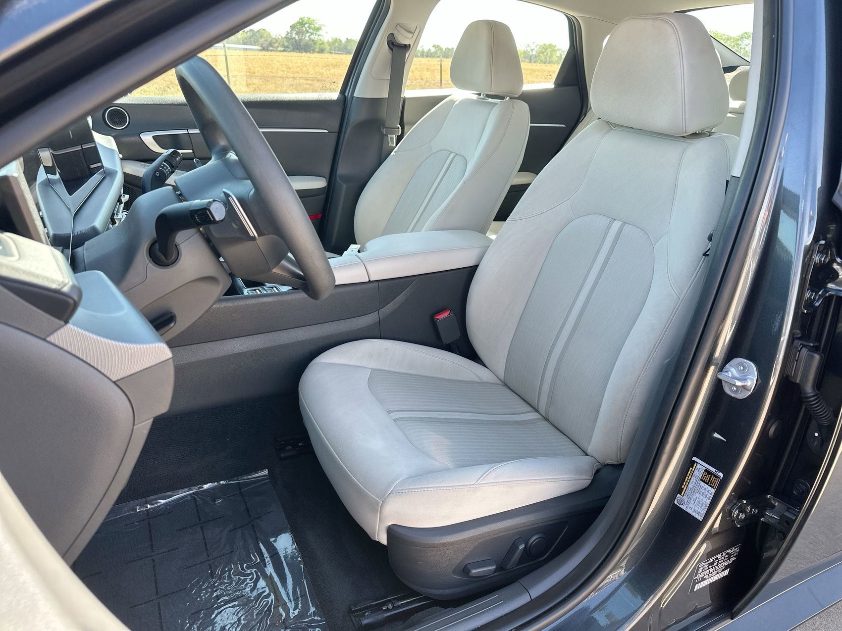 Used 2025 Portofino Gray Hyundai SEL image 11