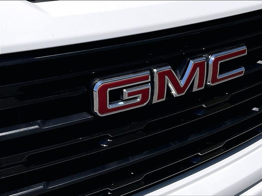 Used 2023 White GMC Elevation image 31
