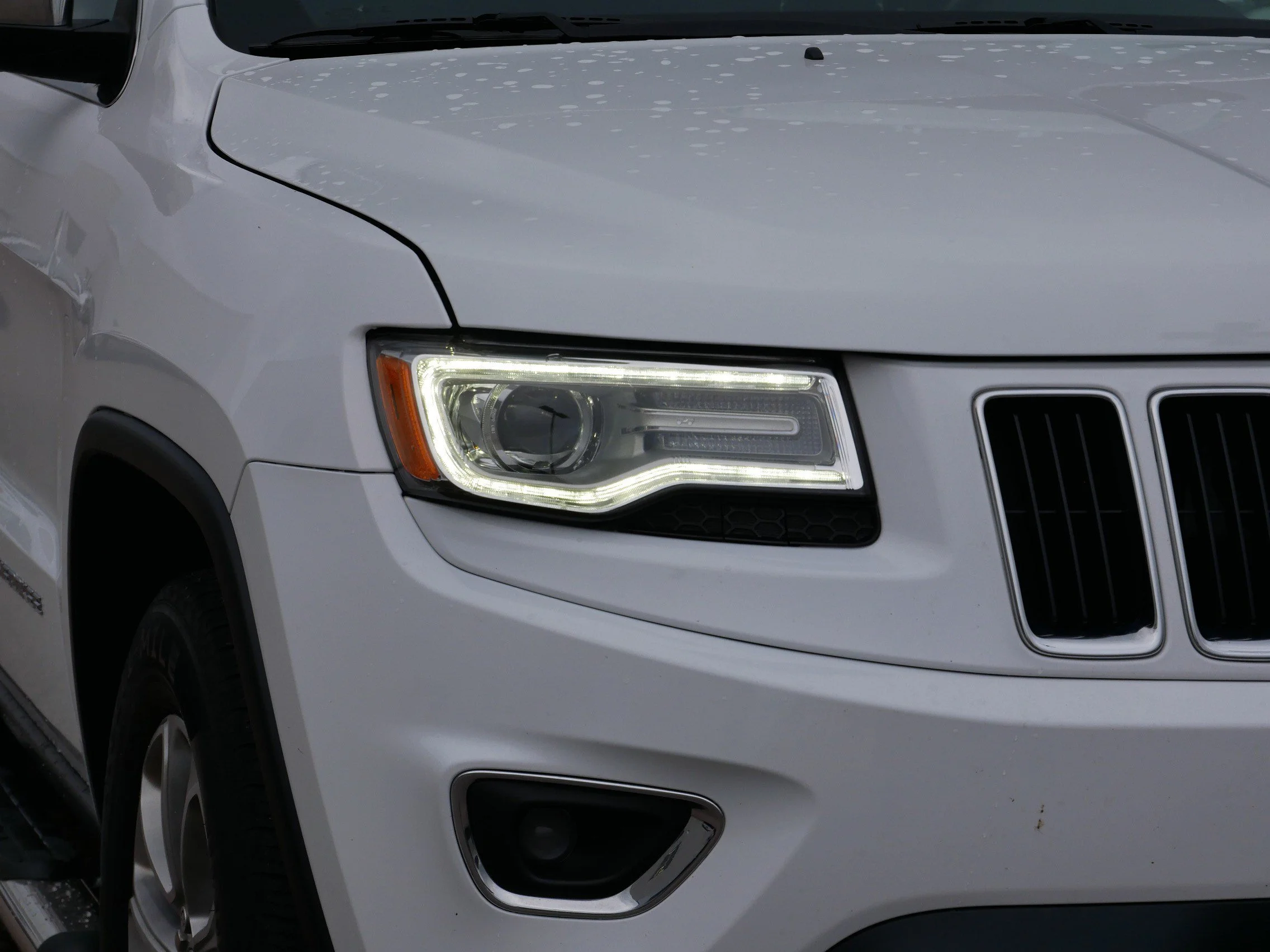 Used 2016 Bright White Clearcoat Jeep Limited image 16