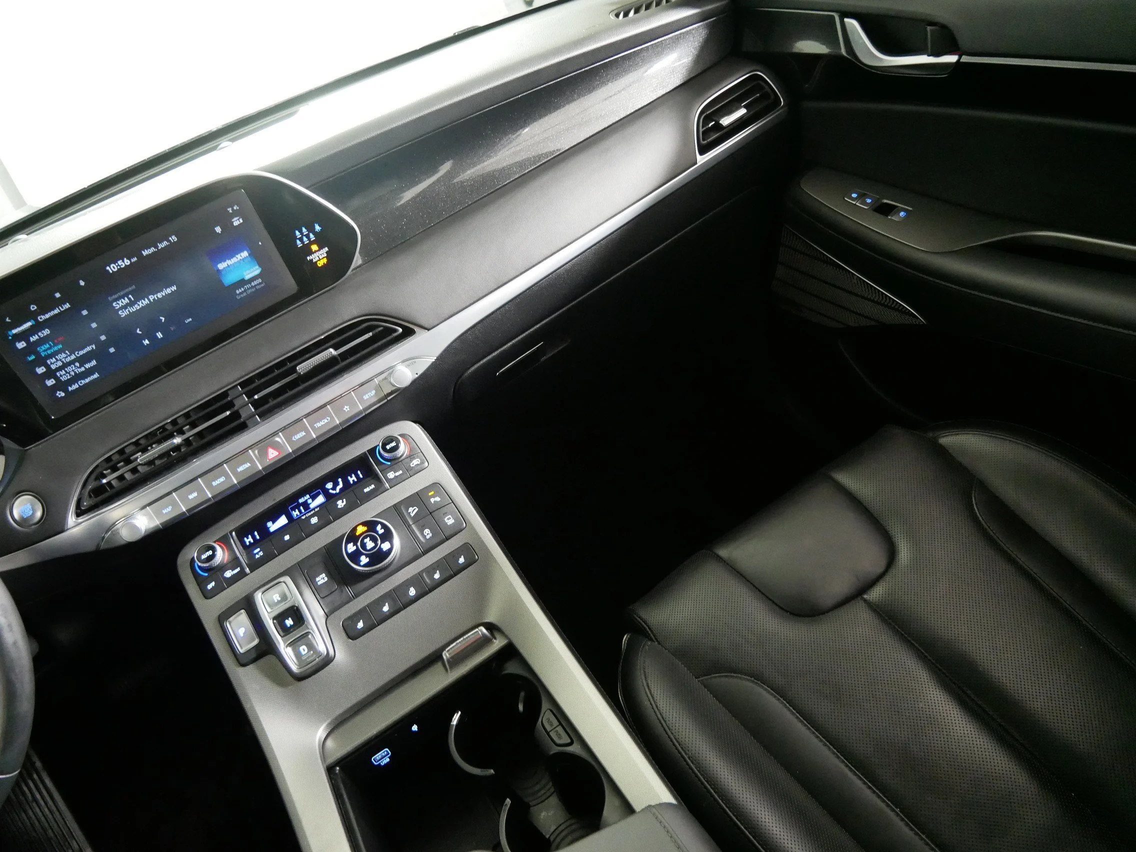 2022 Hyundai Palisade Limited - Photo 11