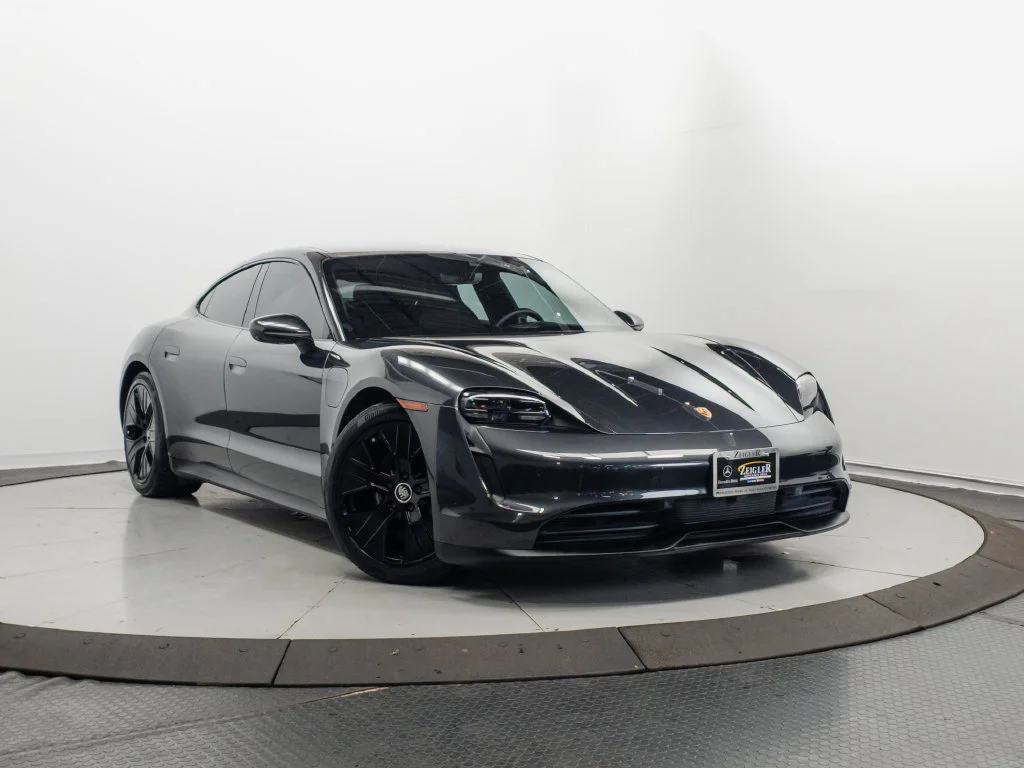Used 2022 Volcano Grey Metallic Porsche Base image 1