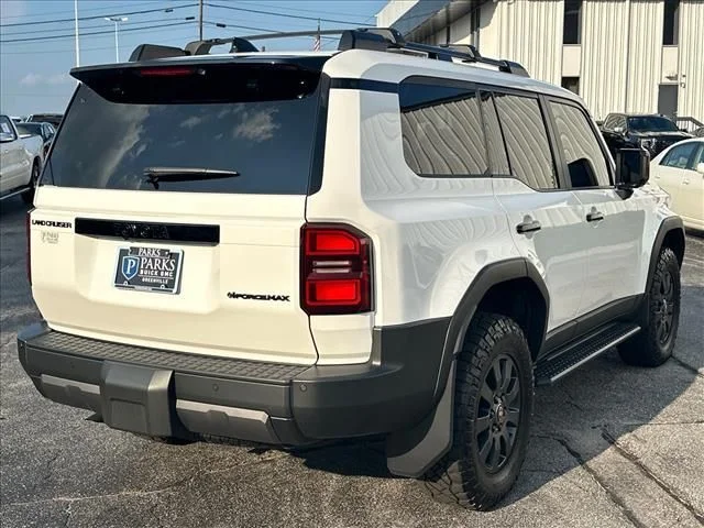 Used 2025 White Toyota Base image 11