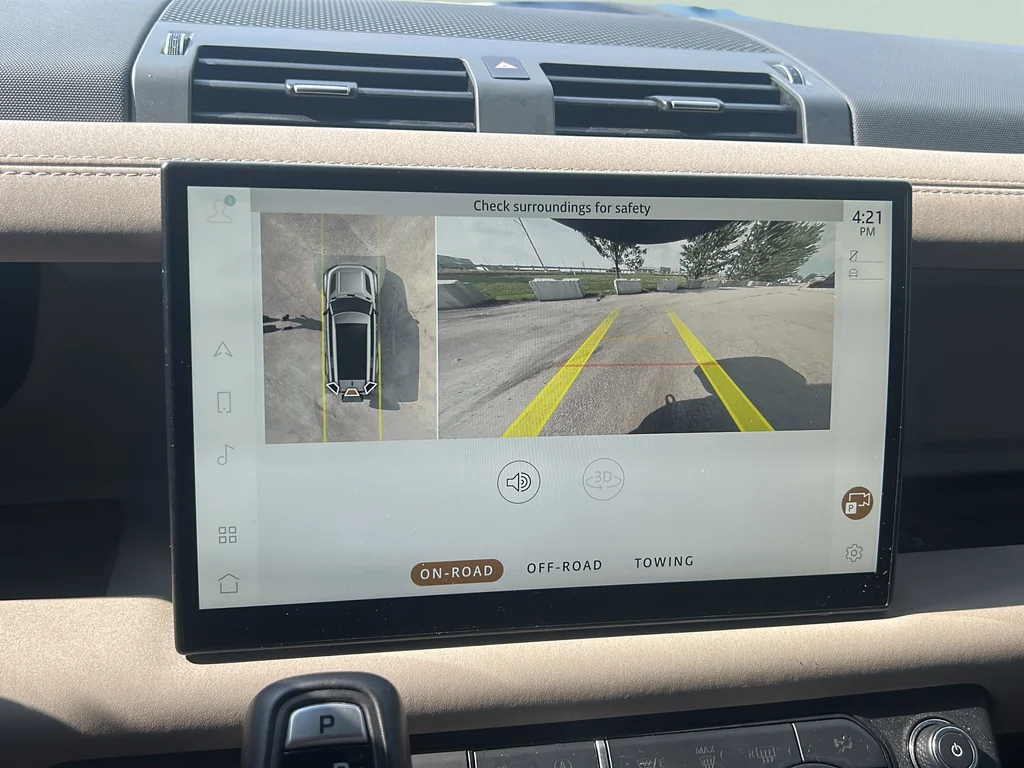 Used 2023 Gray Land Rover X-Dynamic SE image 9