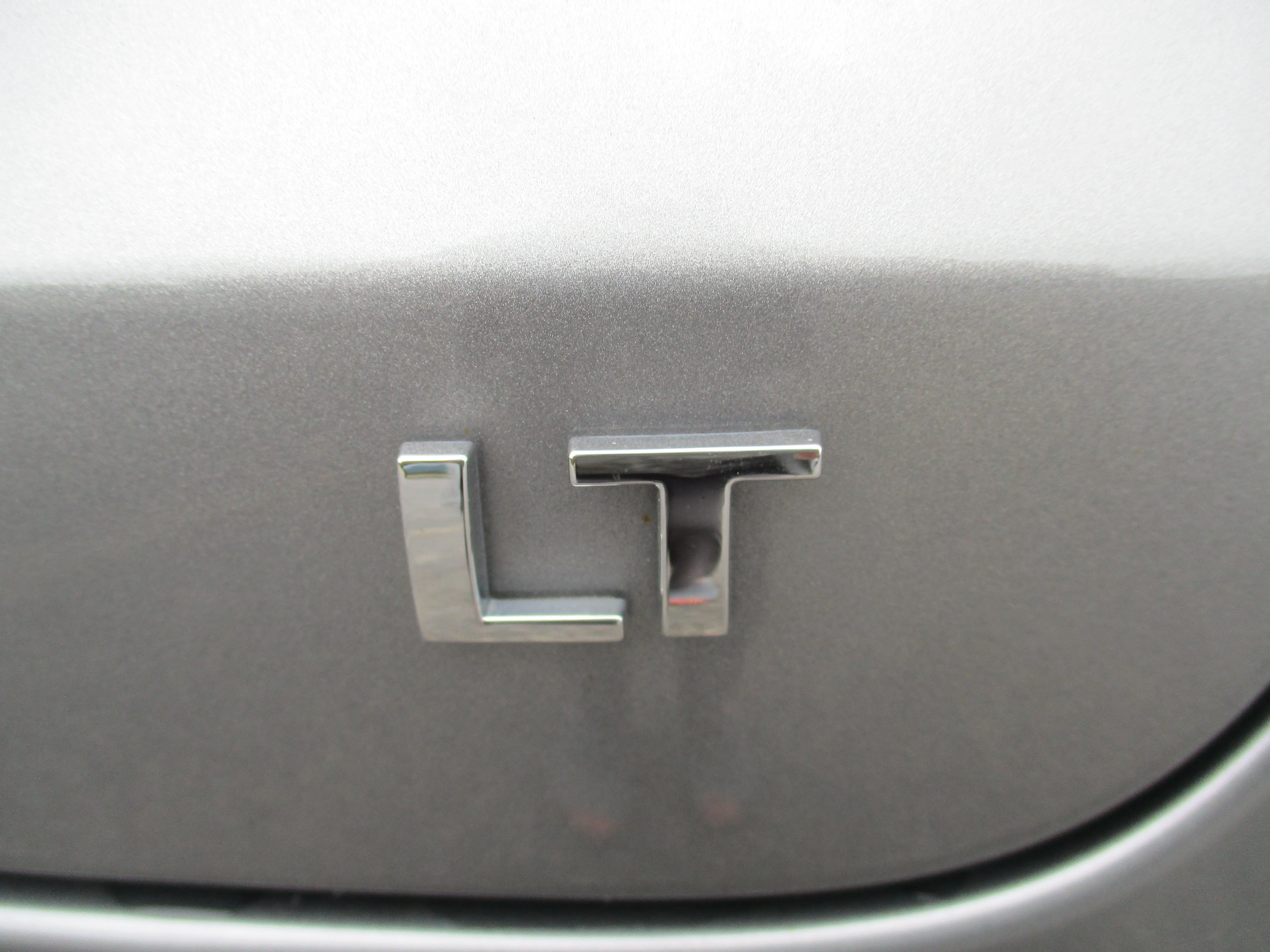 Used 2025 Sterling Gray Metallic Chevrolet LT FWD image 51