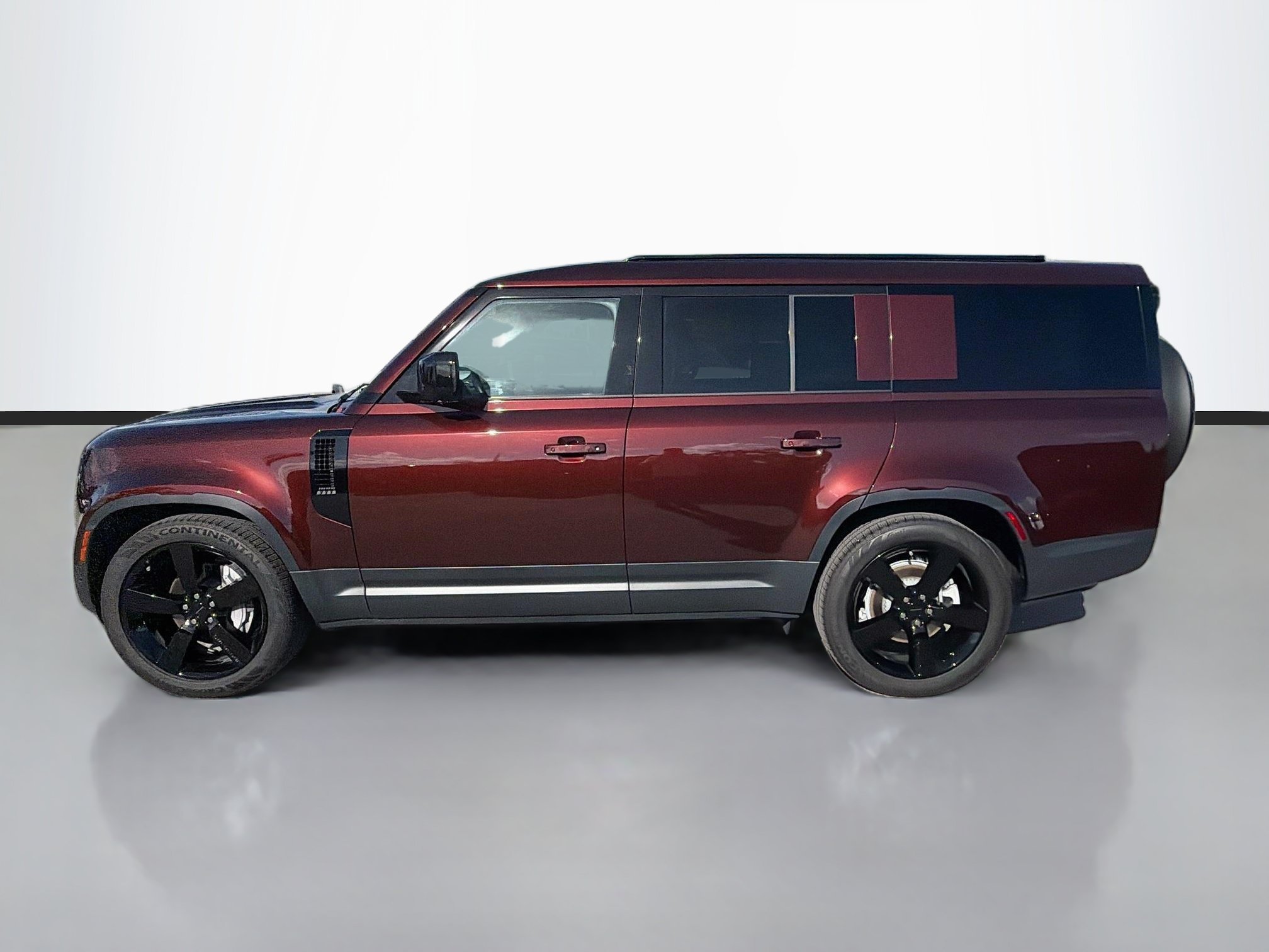 Used 2026 Sedona Red Metallic Land Rover S image 2