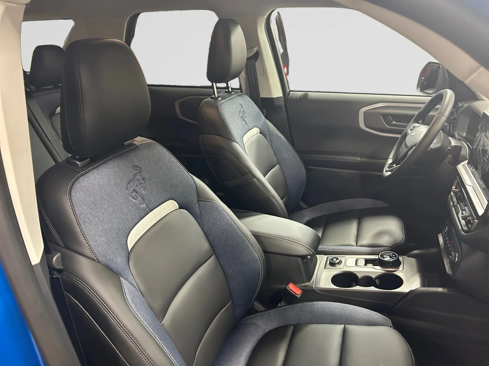 New 2026 Velocity Blue Metallic Ford Outer Banks image 11