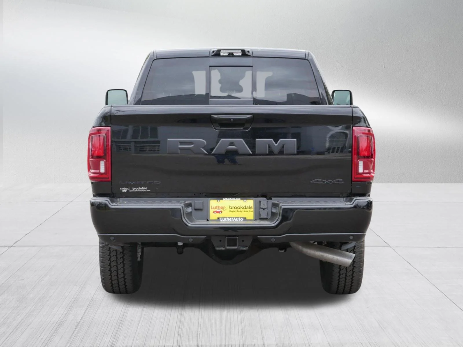New 2026 Diamond Black Crystal Pearl-Coat Exterior Paint RAM Limited image 6