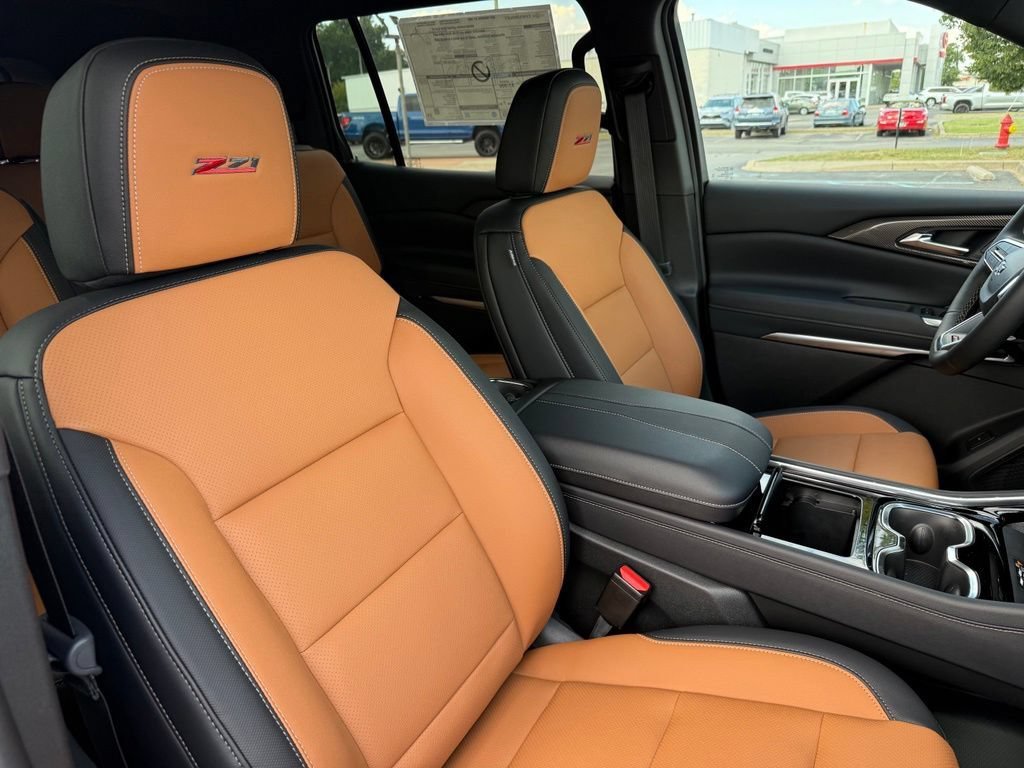 2027 Chevrolet Traverse Z71 - Photo 8