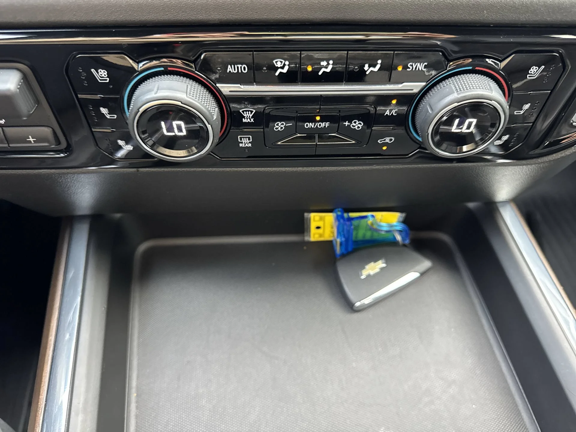 2024 Chevrolet Silverado 3500HD High Country - Photo 18
