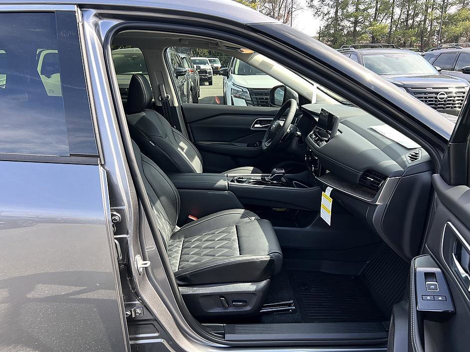 2026 Nissan Rogue Platinum - Photo 25