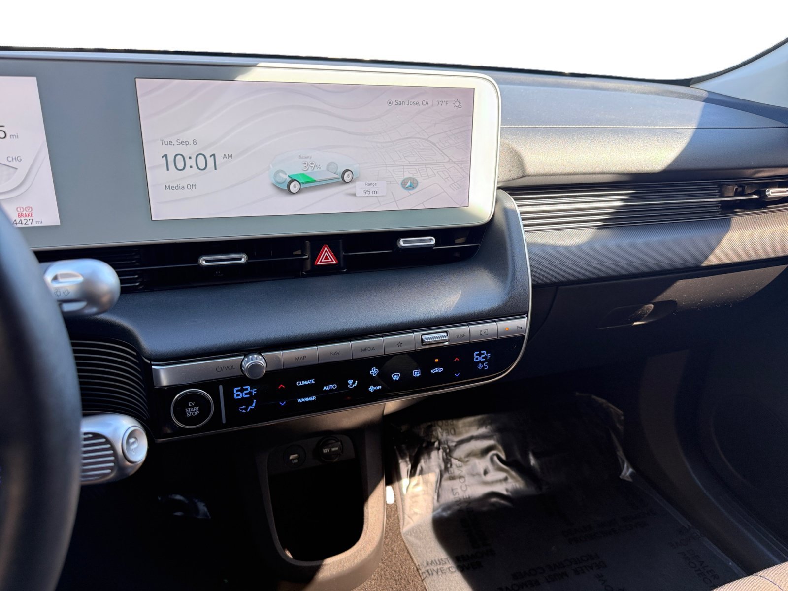 Used 2024 White Hyundai SEL image 12