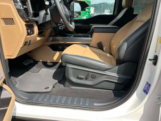 New 2027 Star White Metallic Tri-Coat Ford F-350® Lariat® image 21