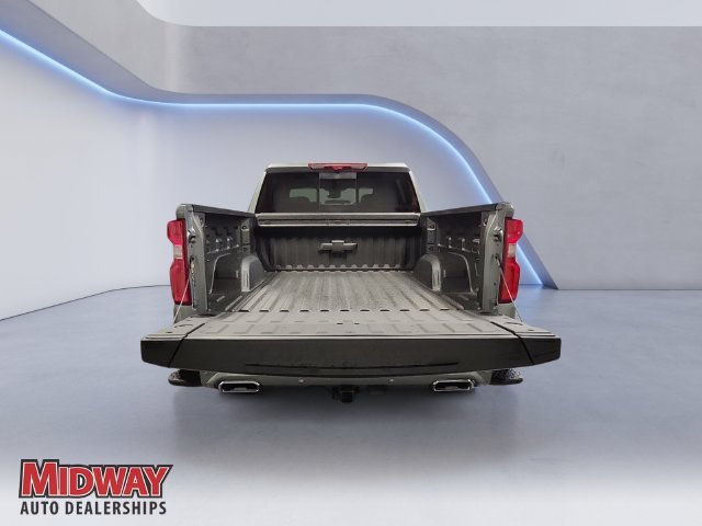 New 2026 Sterling Gray Metallic Chevrolet High Country image 4