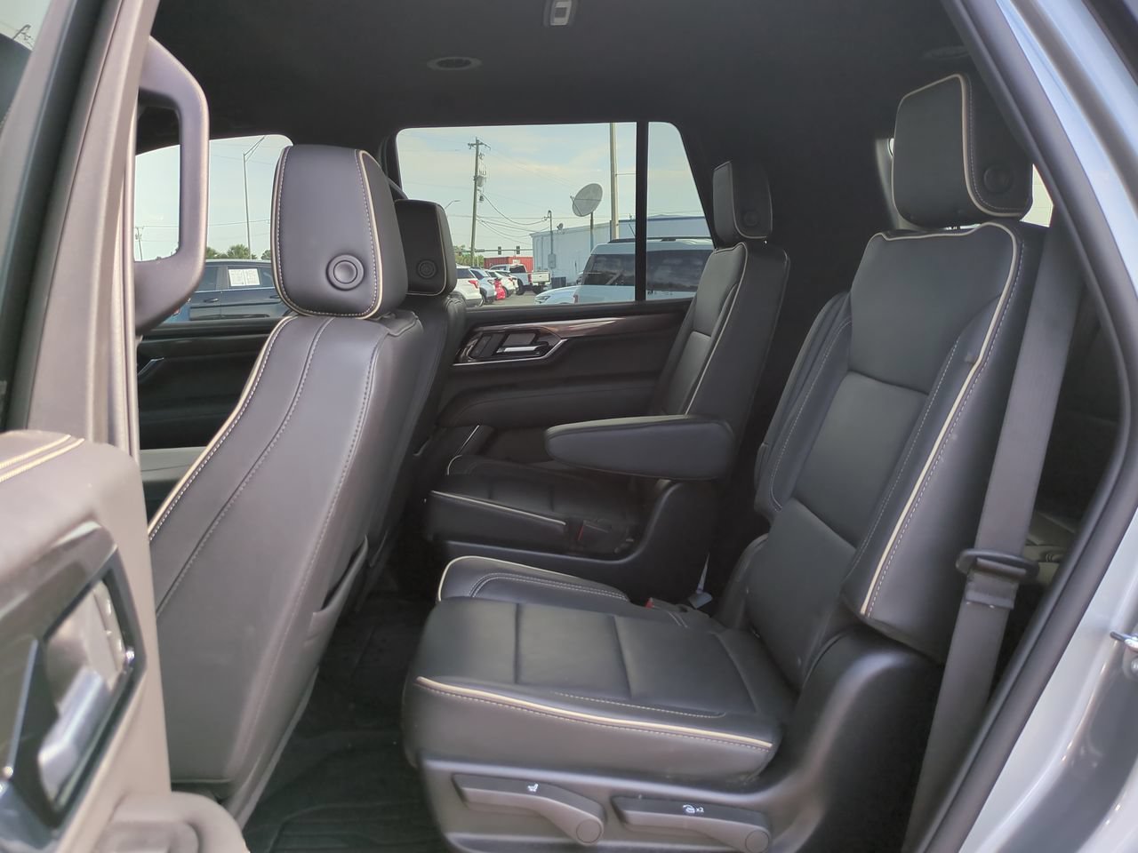 Used 2025 Sterling Metallic GMC Elevation image 15