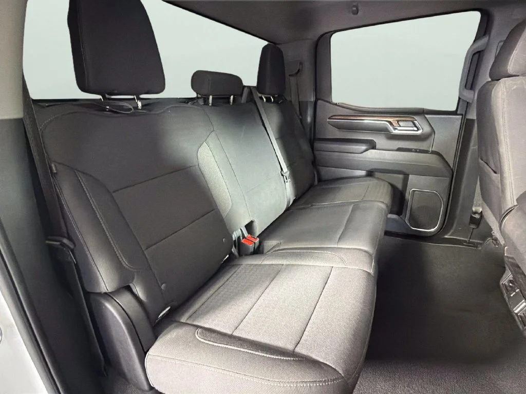 Used 2024 Summit White Chevrolet RST image 30