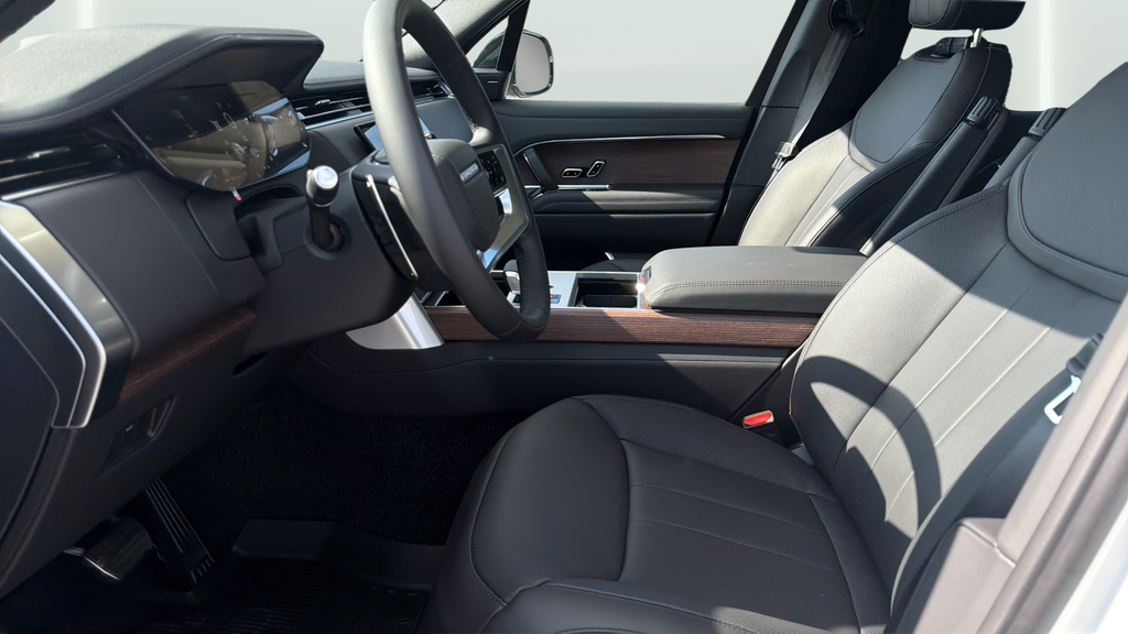 New 2026 Fuji White Land Rover SE image 17