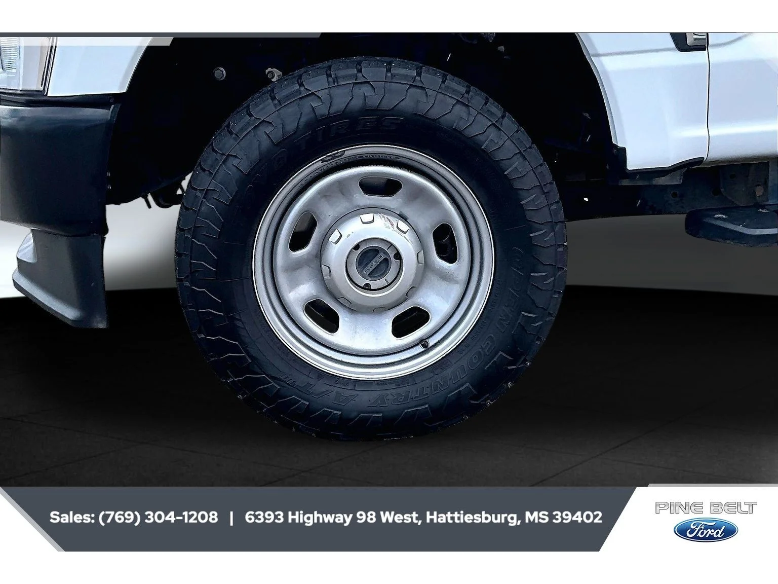 Used 2023 Oxford White Ford XL image 7