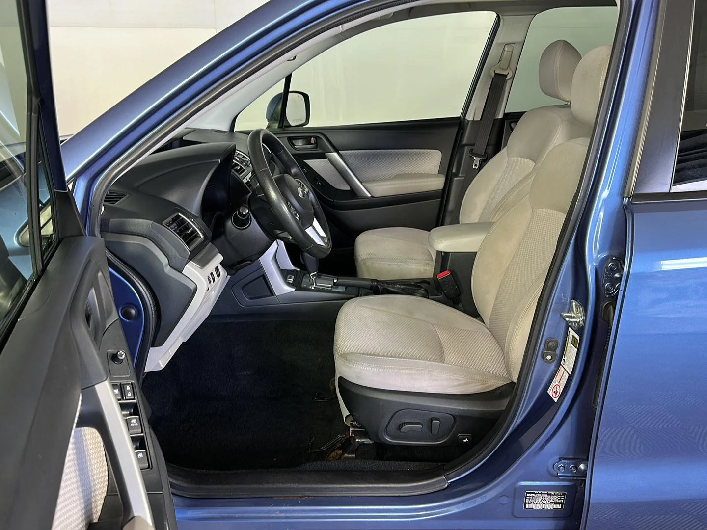 Used 2018 Quartz Blue Pearl Subaru Premium image 10