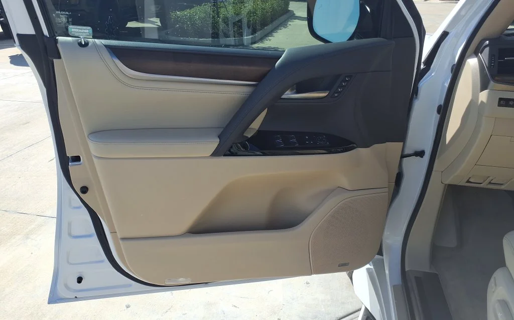 Used 2021 White Lexus 570 image 12