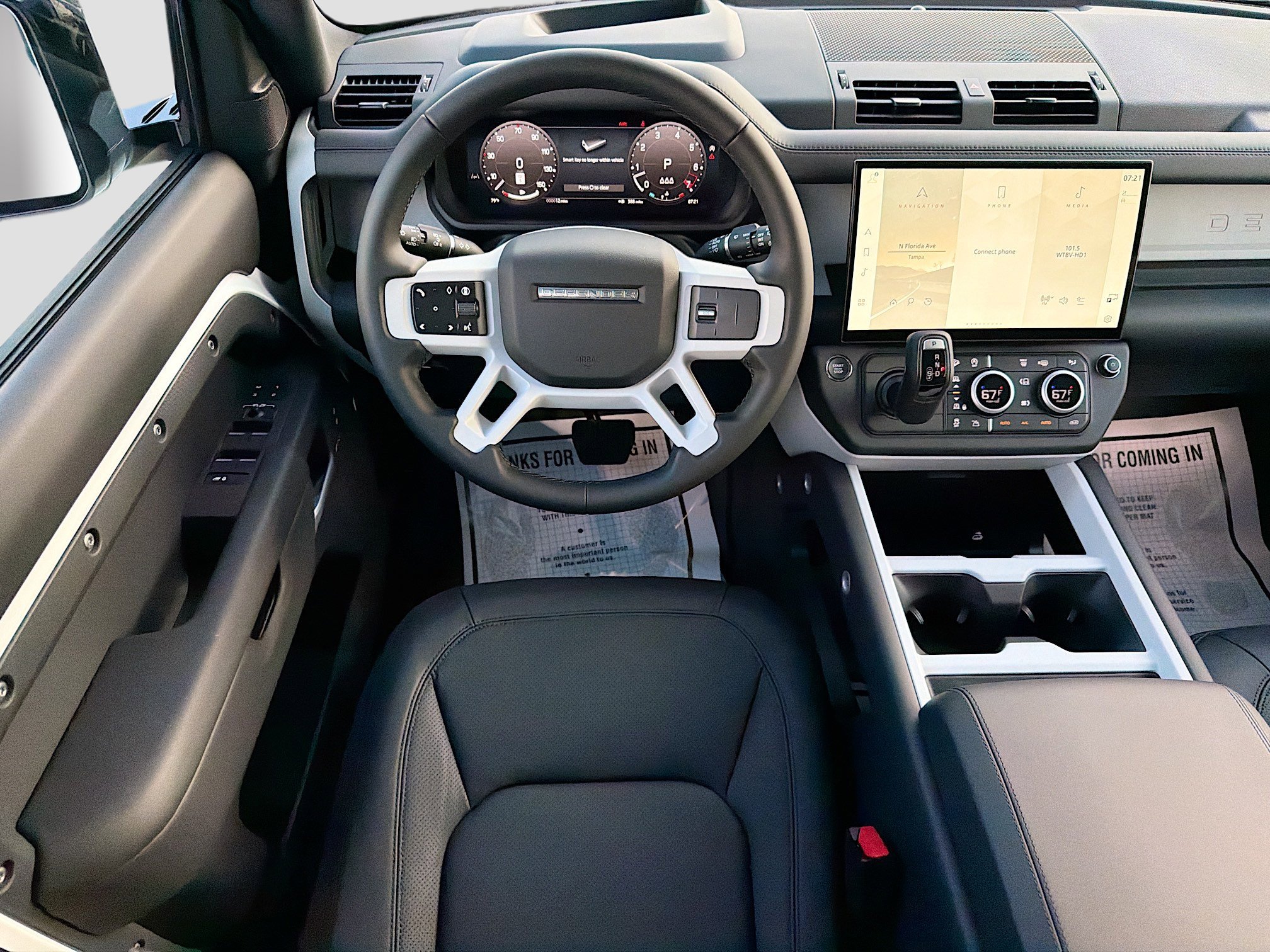 New 2026 Fuji White Land Rover X-Dynamic SE image 16