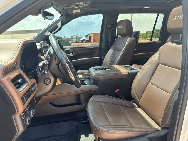 Used 2021 White Chevrolet High Country image 9