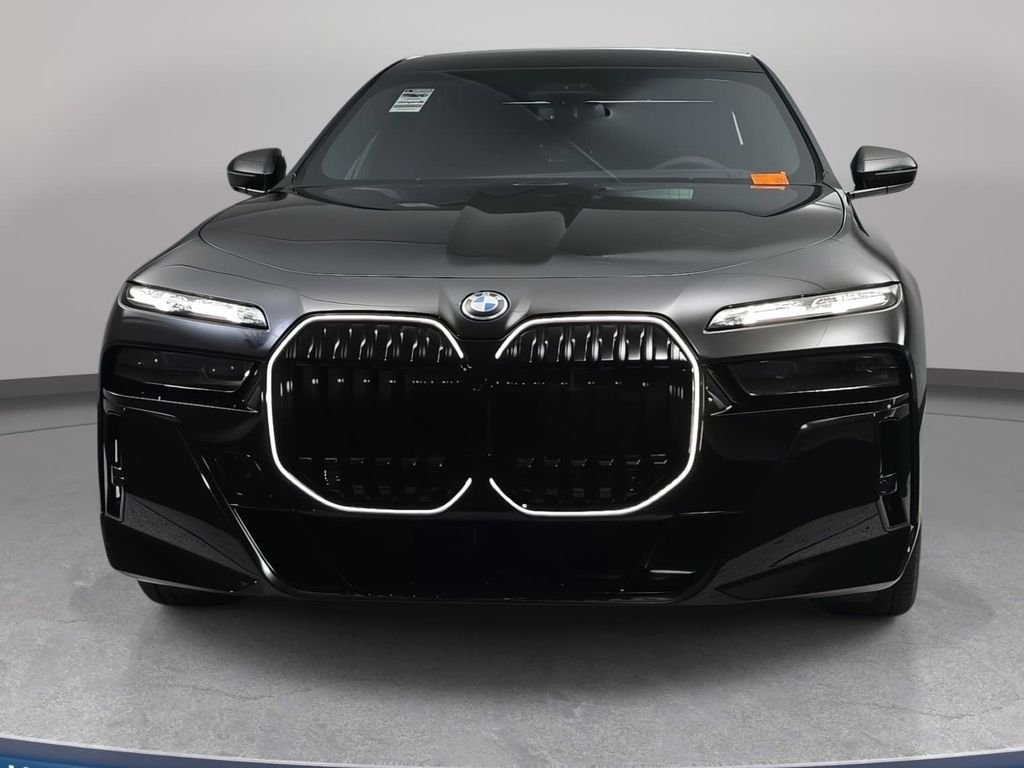 New 2026 Black Sapphire Metallic BMW 750e xDrive image 2