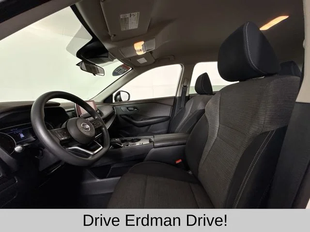 Used 2021 White Nissan S image 6