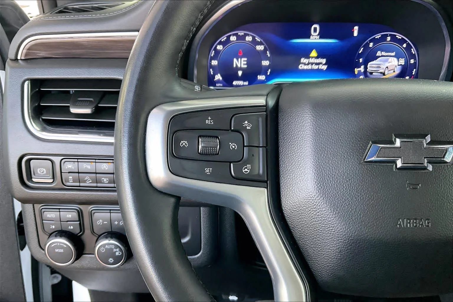 Used 2024 Summit White Chevrolet Z71 image 47